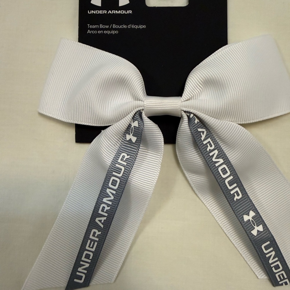 Under Armour White Bow with Gray Branded Streamers